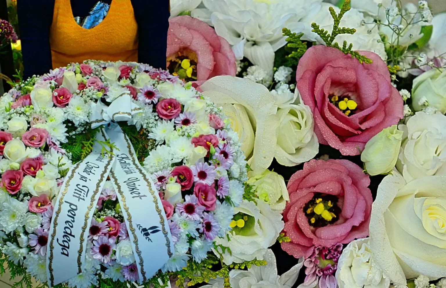 Matusepärg täislilledest propus - Matusepärg täislilledest